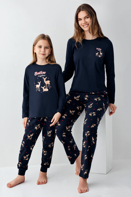 Arnetta Kız Çocuk Pamuklu Bisiklet Yaka Pigment Baskılı Kışlık Regular Fit Lacivert Pijama Takımı AR3450-C-V1 (1)
