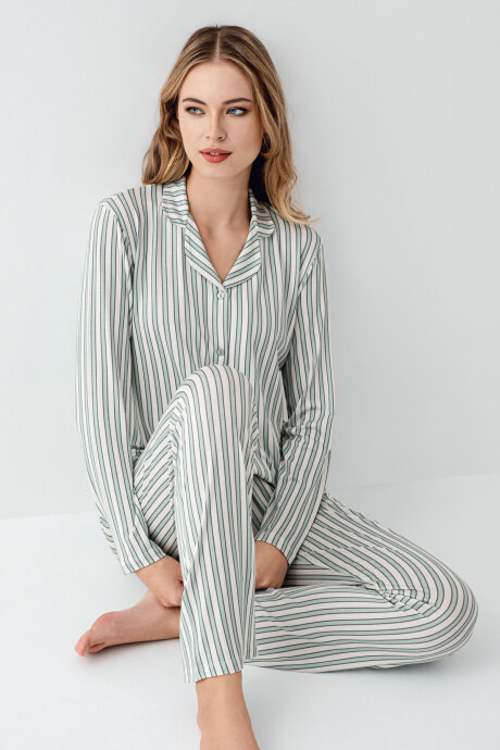 Arnetta Kadın Pamuklu Gömlek Yaka Pigment Baskılı Kışlık Regular Fit Yeşil Gömlek Pijama Takım AR3408-S-V1