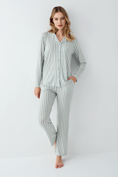 Arnetta Kadın Pamuklu Gömlek Yaka Pigment Baskılı Kışlık Regular Fit Yeşil Gömlek Pijama Takım AR3408-S-V1 (1)