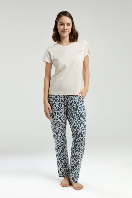 Arnetta Kadın Pamuklu Bisiklet Yaka Pigment Baskılı Yazlık Regular Fit Bej Pijama Takımı AR3212-S-V2 - 2