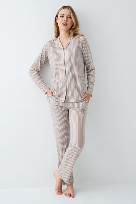 Arnetta Kadın Pamuklu Kışlık Regular Fit Beyaz Gömlek Pijama Takım AR3426-S-V1 (1)