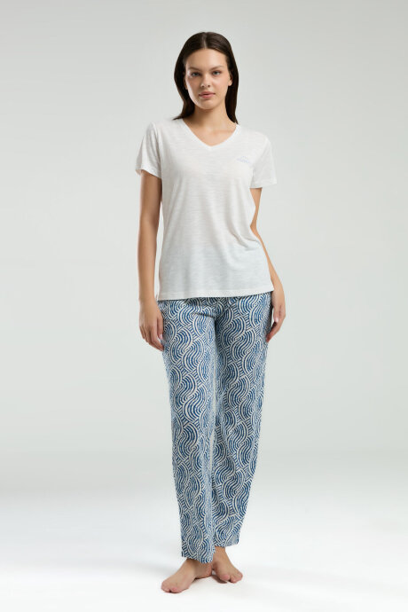 Arnetta Kadın Pamuklu V Yaka Pigment Baskılı Yazlık Regular Fit Beyaz Pijama Takımı AR3209-S-V1 - 2