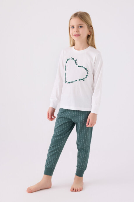 Arnetta Kız Çocuk Pamuklu Bisiklet Yaka Pigment Baskılı Kışlık Regular Fit Beyaz Pijama Takımı AR3050-C-V2