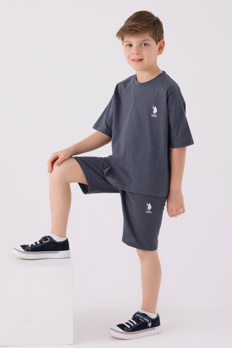 U.S. Polo Assn. Erkek Çocuk Bisiklet Yaka Sargı Nakışlı Yazlık Regular Fit Gri Bermuda Takım US1779-C-V19