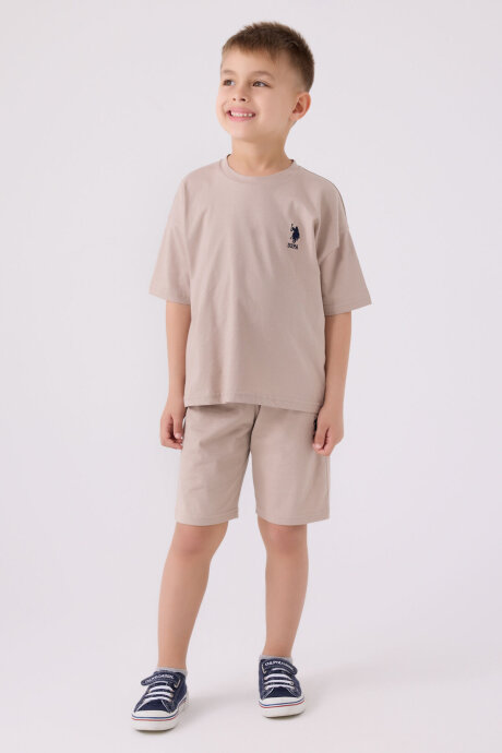 U.S. Polo Assn. Erkek Çocuk Pamuklu Bisiklet Yaka Sargı Nakışlı Yazlık Regular Fit Krem Bermuda Takım US1779-C-V16