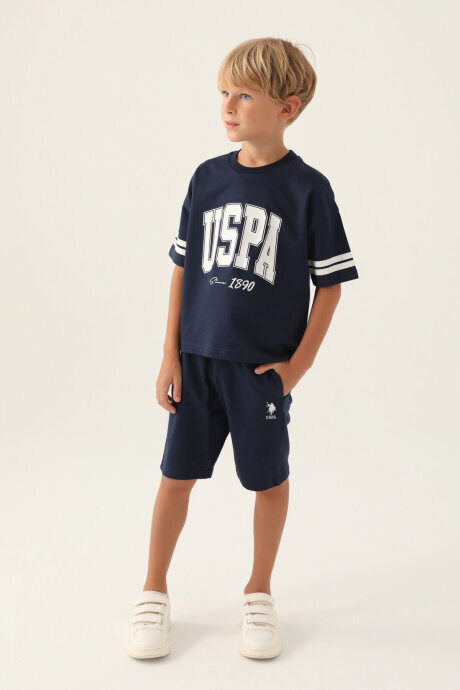 U.S. Polo Assn. Erkek Çocuk Pamuklu Bisiklet Yaka Pigment Baskılı Yazlık Regular Fit Lacivert Bermuda Takım US1709-C-V2