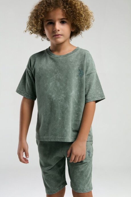 U.S. Polo Assn. Erkek Çocuk Pamuklu Bisiklet Yaka Pigment Baskılı Yazlık Regular Fit Yeşil Bermuda Takım US2036-C-V2 - 1