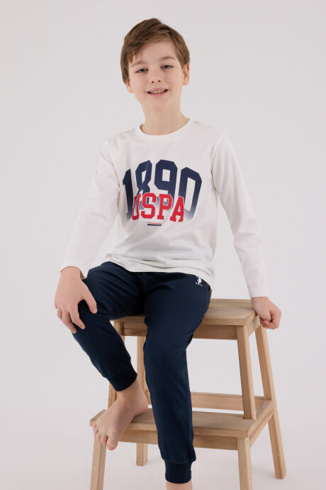 U.S. Polo Assn. Erkek Çocuk Bisiklet Yaka Pigment Baskılı Kışlık Regular Fit Beyaz Pijama Takımı US2203-C-V1 (1)