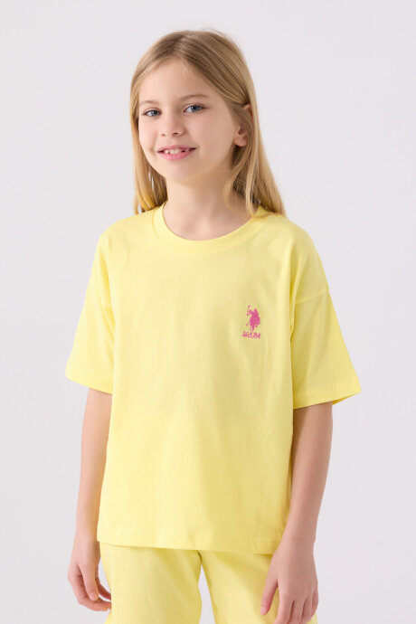 U.S. Polo Assn. Kız Çocuk Bisiklet Yaka Sargı Nakışlı Yazlık Regular Fit Sarı Bermuda Takım US1848-C-V42 (1)
