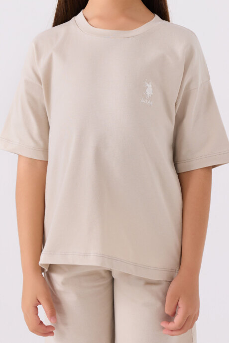 U.S. Polo Assn. Kız Çocuk Pamuklu Bisiklet Yaka Sargı Nakışlı Yazlık Regular Fit Krem Bermuda Takım US1848-C-V19 - 4