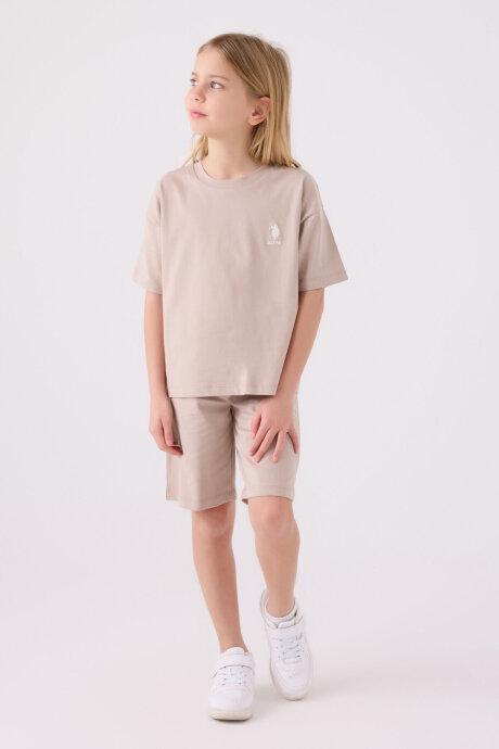 U.S. Polo Assn. Kız Çocuk Bisiklet Yaka Sargı Nakışlı Yazlık Regular Fit Krem Bermuda Takım US1848-C-V28 