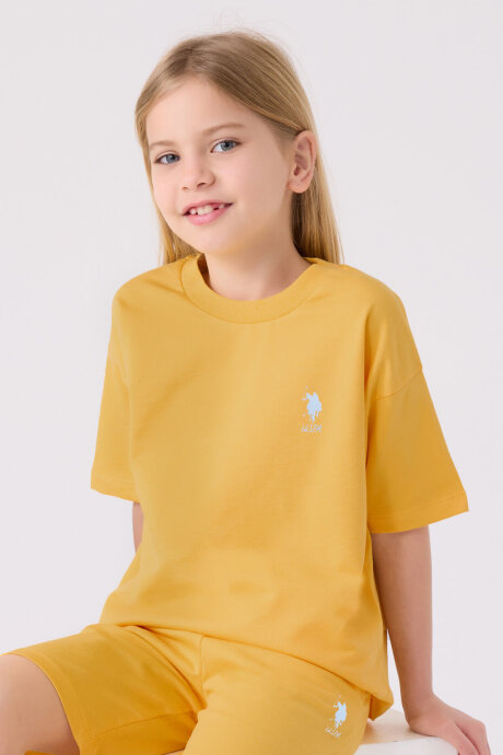 U.S. Polo Assn. Kız Çocuk Pamuklu Bisiklet Yaka Sargı Nakışlı Yazlık Regular Fit Sarı Bermuda Takım US1850-C-V23 - 2