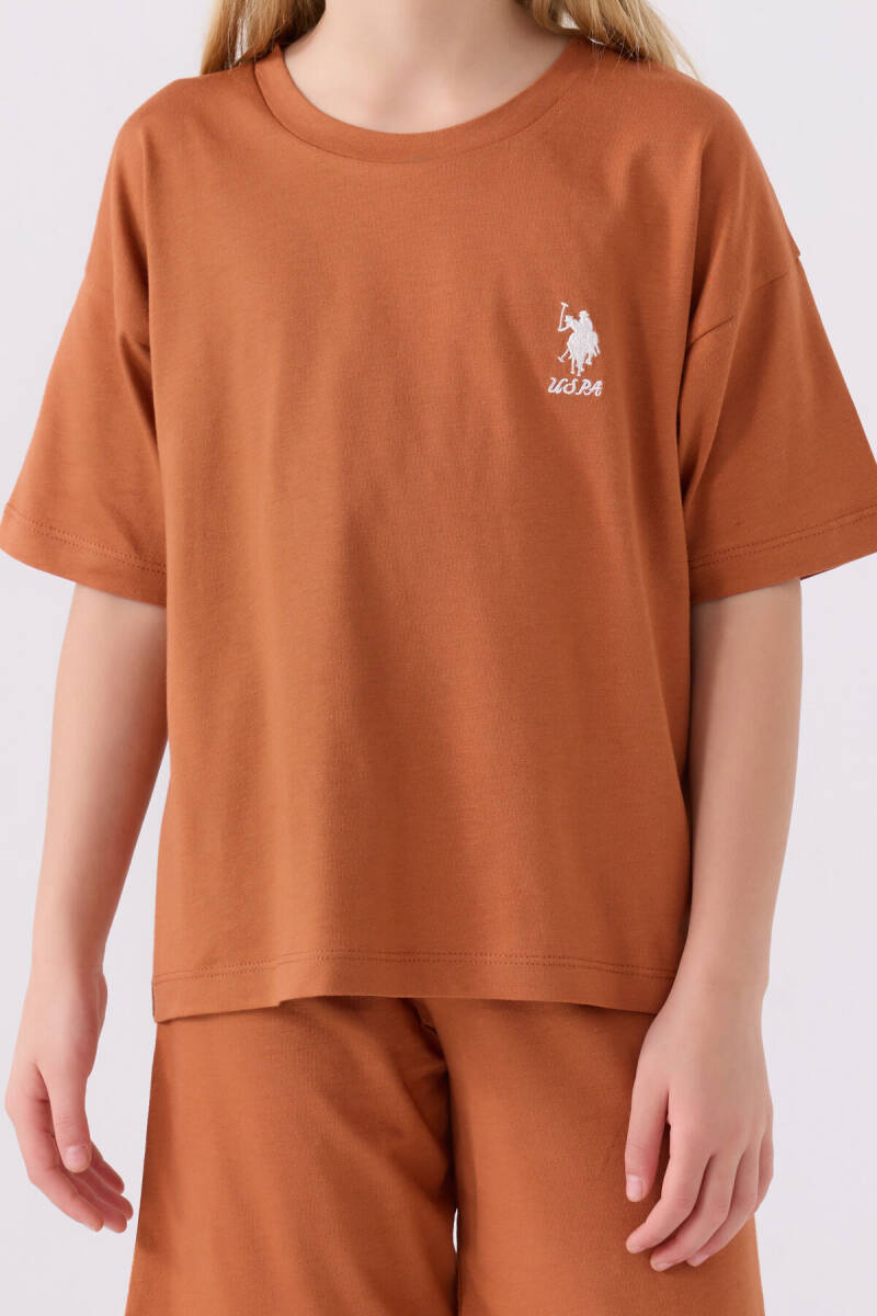 U.S. Polo Assn. Kız Çocuk Pamuklu Bisiklet Yaka Sargı Nakışlı Yazlık Regular Fit Kahverengi Bermuda Takım US1848-C-V30 - 4