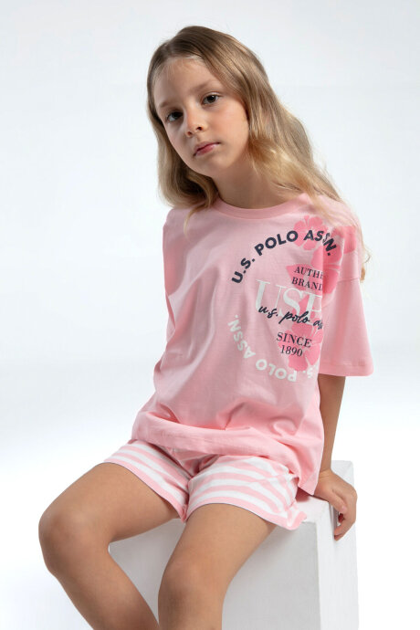 U.S. Polo Assn. Kız Çocuk Bisiklet Yaka Pigment Baskılı Yazlık Regular Fit Pembe Şort Takım US2073-C-V2 (1)
