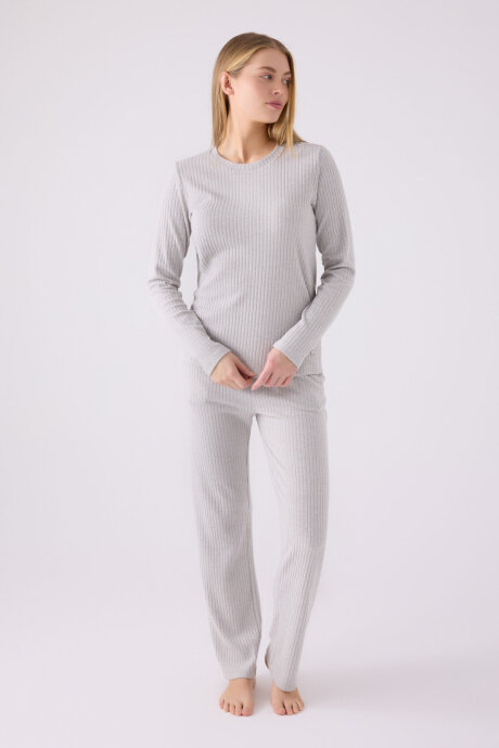 Pierre Cardin Kadın Pamuklu Bisiklet Yaka Pigment Baskılı Kışlık Regular Fit Gri Pijama Takımı PC8908-S-V2 - 3