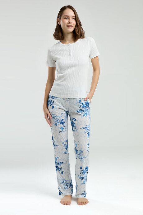 Pierre Cardin Kadın Hakim Yaka Pigment Baskılı Yazlık Regular Fit Beyaz Pijama Takımı PC8970-S-V1 (1)