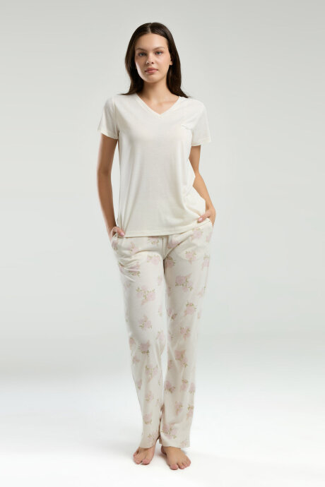 Pierre Cardin Kadın Pamuklu V Yaka Pigment Baskılı Yazlık Regular Fit Beyaz Pijama Takımı PC9006-S-V1 - 3