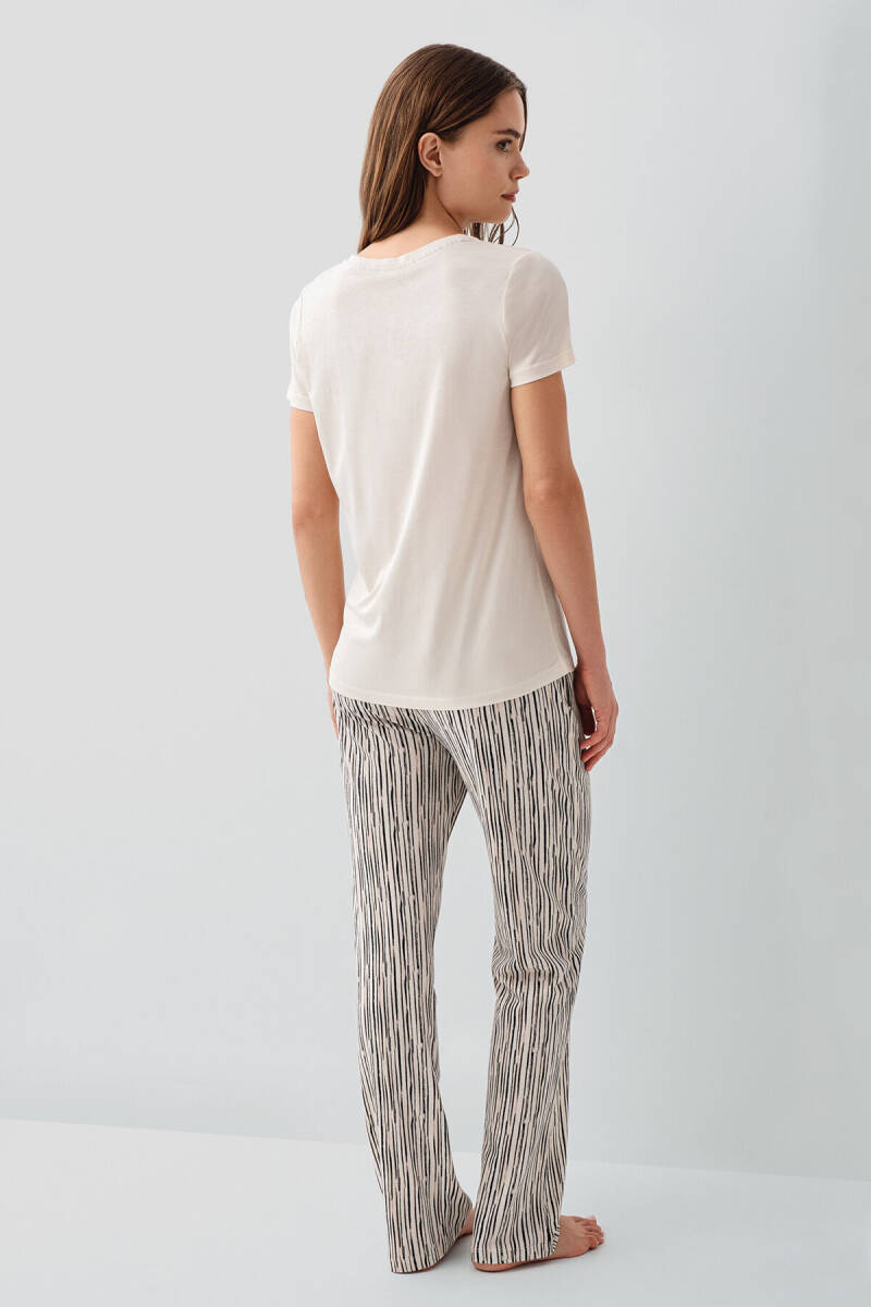 Pierre Cardin Kadın Pamuklu Bisiklet Yaka Nakışlı Yazlık Regular Fit Krem Pijama Takımı PC9188-S-V2 - 4