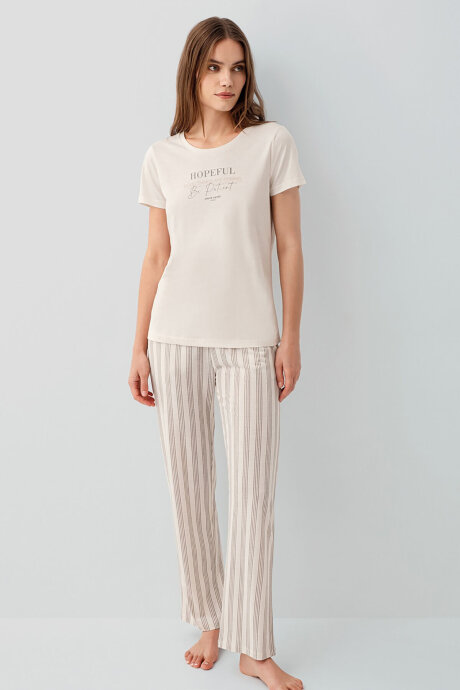 Pierre Cardin Kadın Bisiklet Yaka Nakışlı Yazlık Regular Fit Krem Pijama Takımı PC9176-S-V2 (1)
