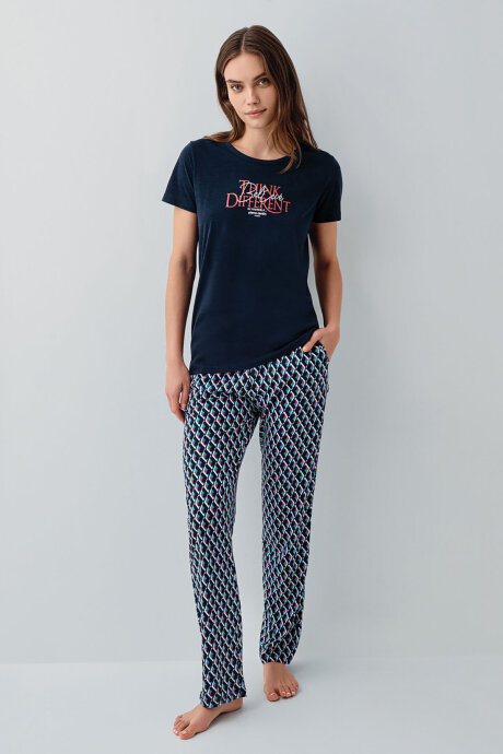 Pierre Cardin Kadın Bisiklet Yaka Nakışlı Yazlık Regular Fit Lacivert Pijama Takımı PC9157-S-V2 (1)
