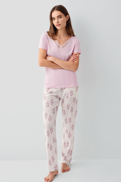 Pierre Cardin Kadın Bisiklet Yaka Nakışlı Yazlık Regular Fit Pembe Pijama Takımı PC9214-S-V2 (1)
