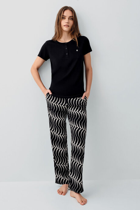 Pierre Cardin Kadın Hakim Yaka Nakışlı Yazlık Regular Fit Siyah Pijama Takımı PC9165-S-V1 (1)