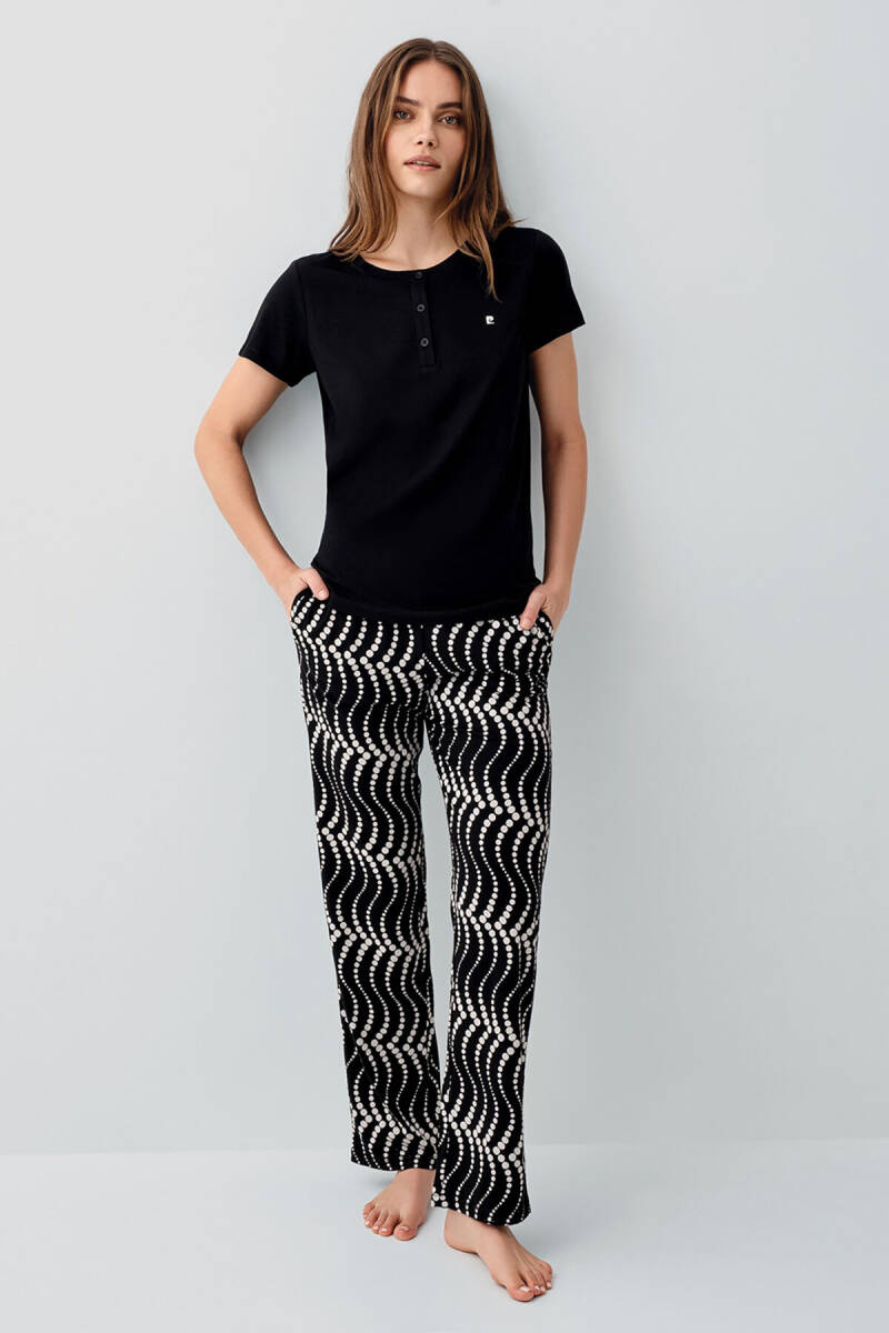 Pierre Cardin Kadın Pamuklu Hakim Yaka Nakışlı Yazlık Regular Fit Siyah Pijama Takımı PC9165-S-V1 - 2
