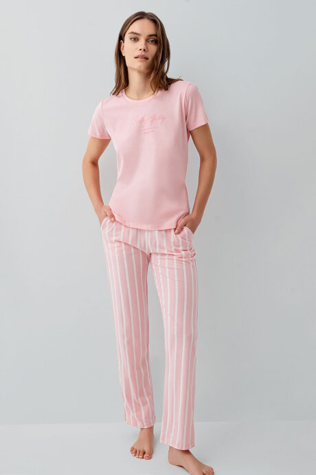 Pierre Cardin Kadın Bisiklet Yaka Nakışlı Yazlık Regular Fit Pembe Pijama Takımı PC9150-S-V2 (1)