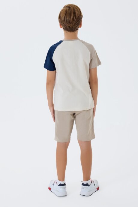 U.S. Polo Assn. Erkek Çocuk %100 Pamuk Bisiklet Yaka Nakışlı Yazlık Regular Fit Bej Bermuda Takım US2423-C-V1 - 4