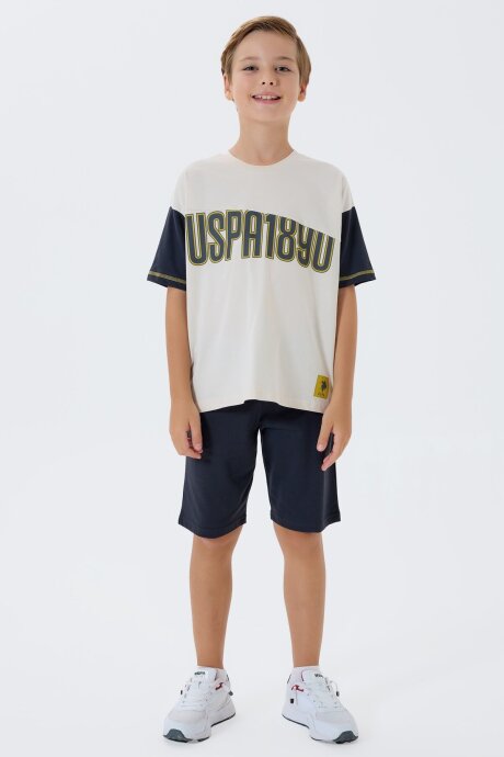 U.S. Polo Assn. Erkek Çocuk Bisiklet Yaka Nakışlı Yazlık Regular Fit Beyaz Bermuda Takım US2418-C-V1 (1)