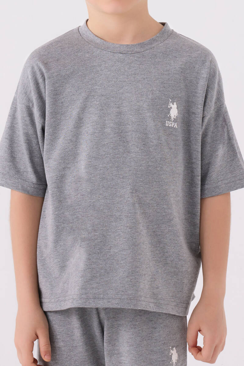 U.S. Polo Assn. Erkek Çocuk Pamuklu Bisiklet Yaka Sargı Nakışlı Yazlık Regular Fit Gri Bermuda Takım US1779-C-V37 - 4