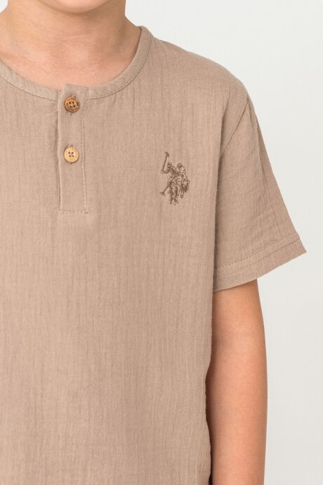 U.S. Polo Assn. Erkek Çocuk %100 Pamuk Bisiklet Yaka Nakışlı Yazlık Regular Fit Kahverengi Bermuda Takım US2439-C-V5 - 2