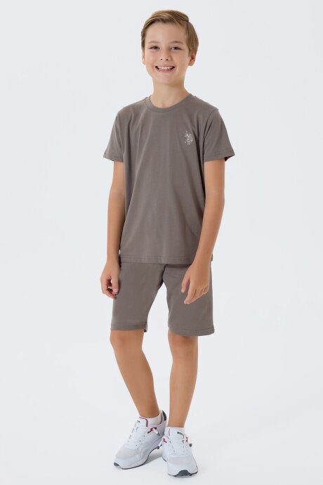 U.S. Polo Assn. Erkek Çocuk %100 Pamuk Bisiklet Yaka Nakışlı Yazlık Regular Fit Kahverengi Bermuda Takım US2427-C-V1 - 2