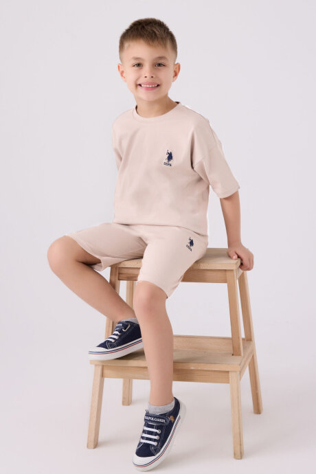 U.S. Polo Assn. Erkek Çocuk Bisiklet Yaka Sargı Nakışlı Yazlık Regular Fit Krem Bermuda Takım US1779-C-V39 - 3