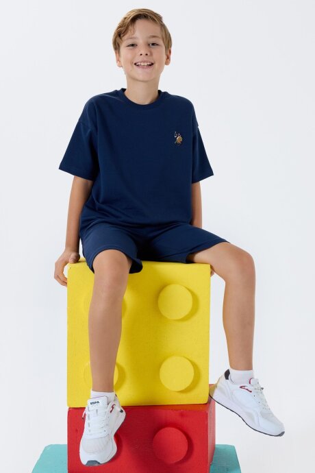 U.S. Polo Assn. Erkek Çocuk Bisiklet Yaka Nakışlı Yazlık Regular Fit Lacivert Bermuda Takım US2434-C-V3 (1)