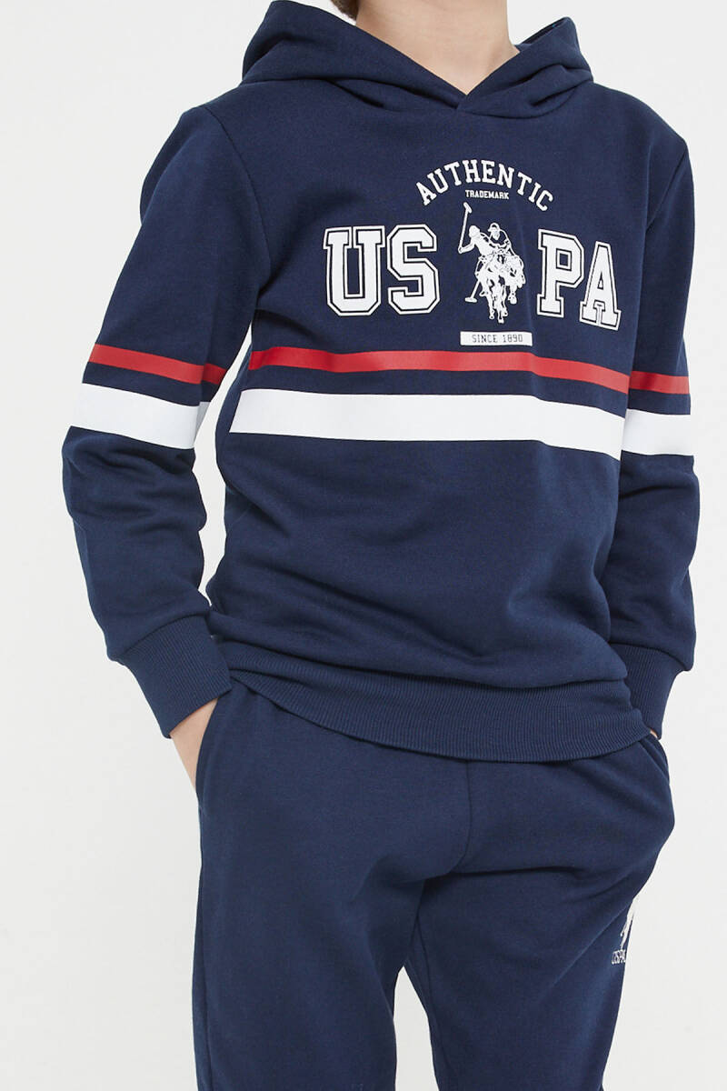 U.S. Polo Assn. Erkek Çocuk Pamuklu Kapüşonlu Empirme Baskılı Kışlık Regular Fit Lacivert Eşofman Takımı US1133-C-V1 - 4