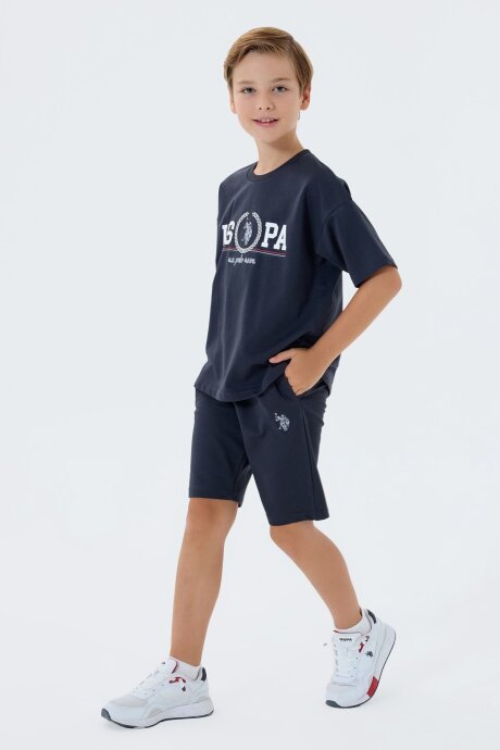 U.S. Polo Assn. Erkek Çocuk Bisiklet Yaka Nakışlı Yazlık Regular Fit Siyah Bermuda Takım US2425-C-V2 (1)