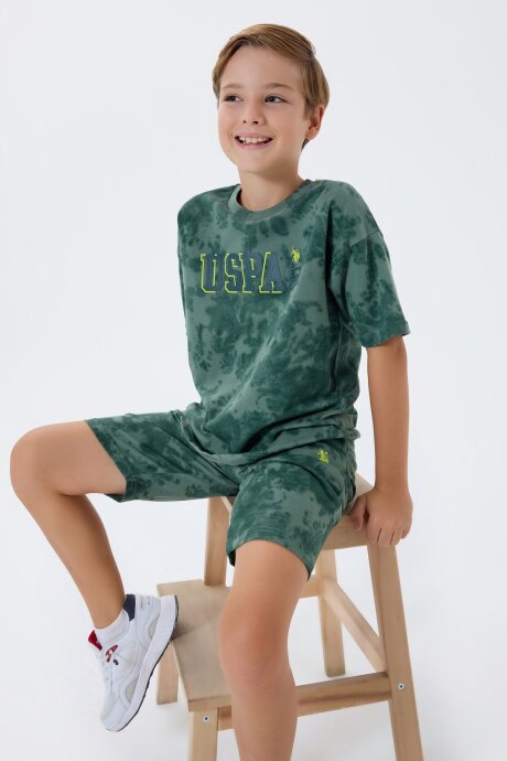 U.S. Polo Assn. Erkek Çocuk Bisiklet Yaka Nakışlı Yazlık Regular Fit Yeşil Bermuda Takım US2438-C-V3 