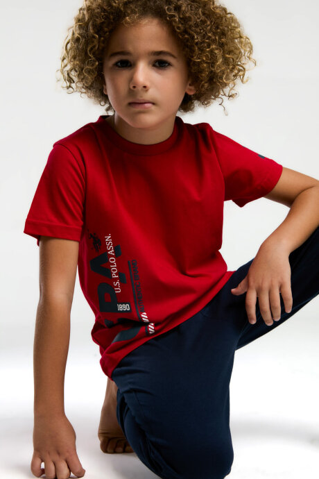 U.S. Polo Assn. Erkek Çocuk Bisiklet Yaka Pigment Baskılı Yazlık Regular Fit Kırmızı Pijama Takımı US2013-C-V1 (1)