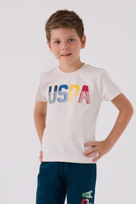 U.S. Polo Assn. Erkek Çocuk Pamuklu Bisiklet Yaka Pigment Baskılı Yazlık Regular Fit Krem Bermuda Takım US818-C-V5 (1)