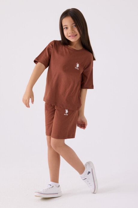 U.S. Polo Assn. Kız Çocuk Bisiklet Yaka Sargı Nakışlı Yazlık Regular Fit Kahverengi Bermuda Takım US1848-C-V48 