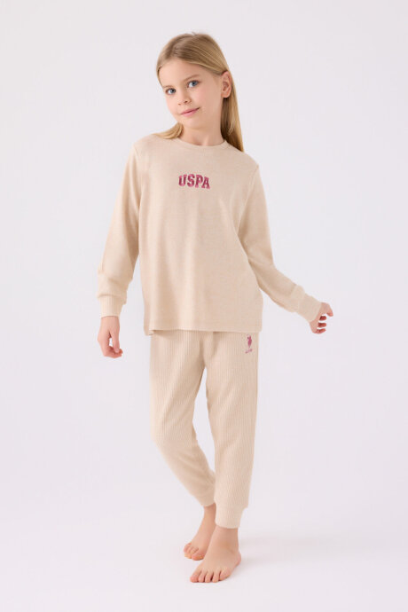 U.S. Polo Assn. Kız Çocuk Bisiklet Yaka Pigment Baskılı Kışlık Regular Fit Krem Pijama Takımı US1987-C-V1