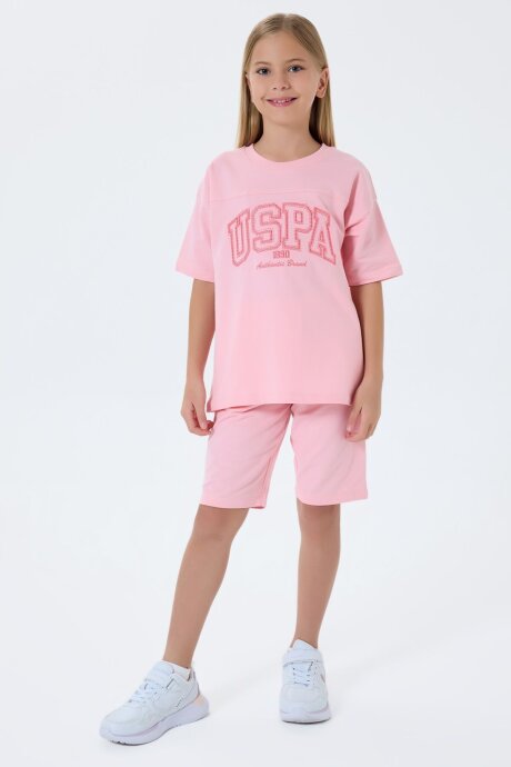 U.S. Polo Assn. Kız Çocuk Bisiklet Yaka Nakışlı Yazlık Regular Fit Pembe Bermuda Takım US2527-C-V1 (1)