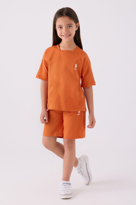 U.S. Polo Assn. Kız Çocuk Pamuklu Bisiklet Yaka Sargı Nakışlı Yazlık Regular Fit Turuncu Bermuda Takım US1848-C-V56