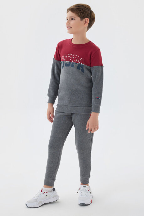 U.S. Polo Assn. Erkek Çocuk Pamuklu Bisiklet Yaka Empirme Baskılı Kışlık Regular Fit Bordo Eşofman Takımı US1139-C-V1 (1)