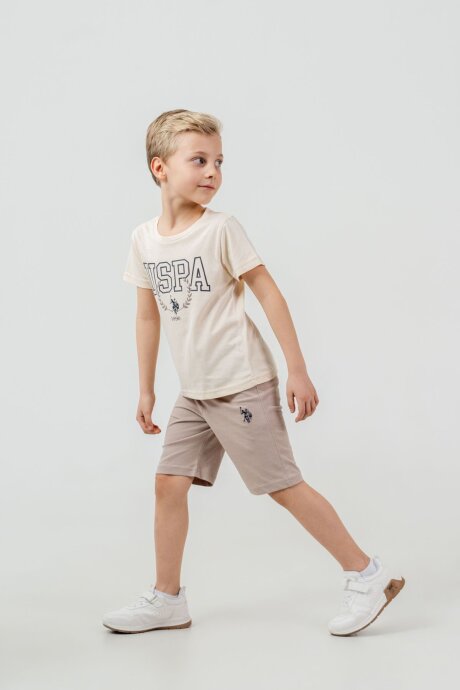 U.S. Polo Assn. Erkek Çocuk Bisiklet Yaka Baskılı Yazlık Regular Fit Beyaz Bermuda Takım US2471-C-V2 (1)